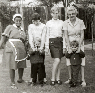 Dolly Ma-Ota, Andy, Julia, Mally, with Granny Jones (Nan), and Christopher Jones Dolly Ma-Ota, Andy, Julia, Mally, with Granny Jones (Nan), and Christopher Jones