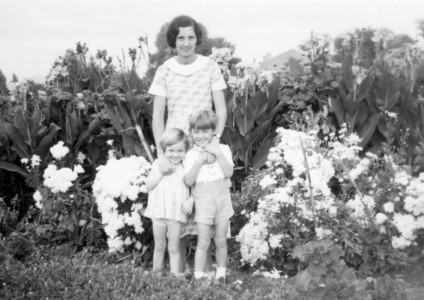 Nan with her children, Emmie and Trevor Nan, Emmie and Trevor